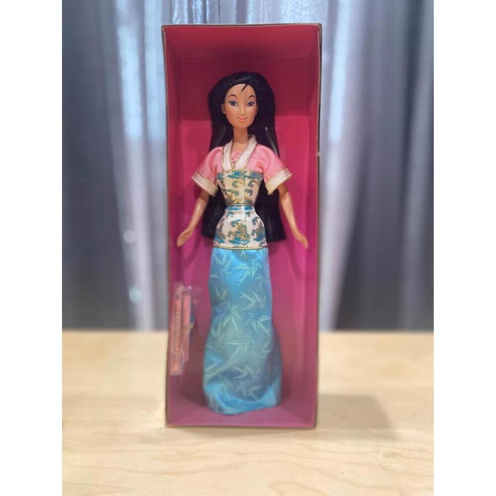Vintage 1998 Disney Satiny Shimmer Mulan Barbie